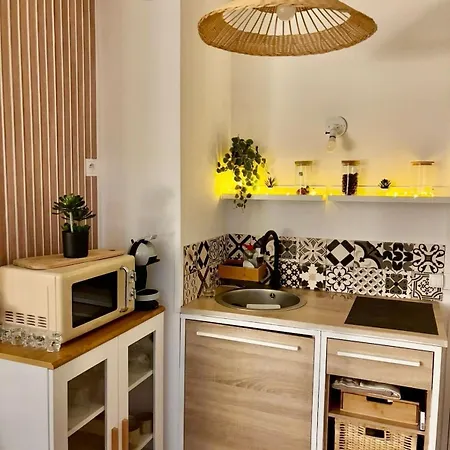 - Parking & Clim - * Vallauris